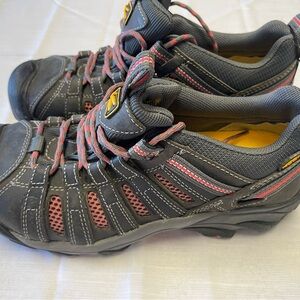 Keen Black and Pink Hiking Shoes